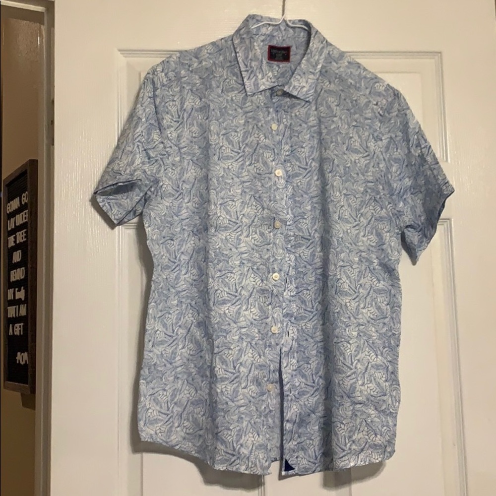 UNTUCKit Size large slim fit 100% Linen